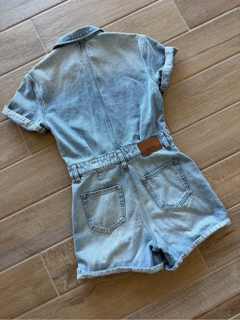 NWOT VICI Light Blue tDenim Short Overalls Romper Size XS - Picture 7 of 7